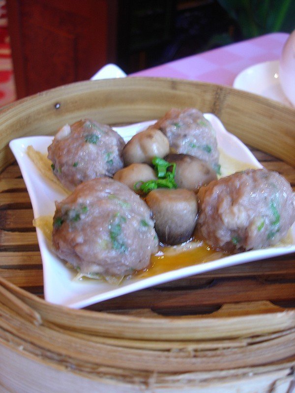 山竹牛肉丸好味道，中间噶草菇系精华