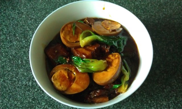 红烧肉拼蛋