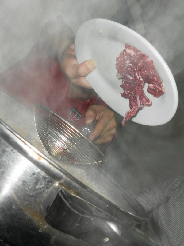 粘着碟子、证明没注水的牛肉