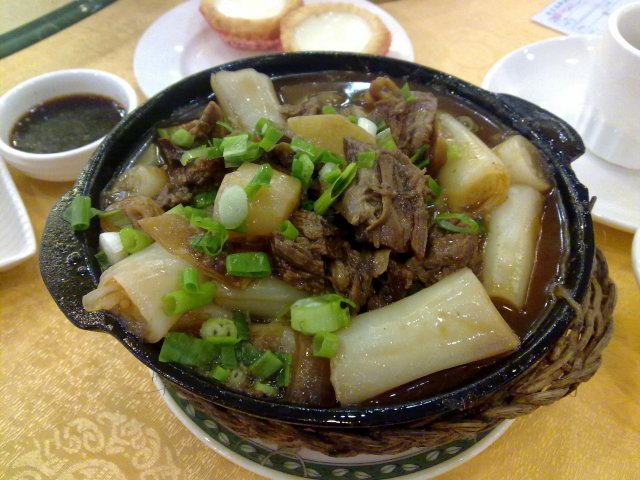 牛腩煲仔粉