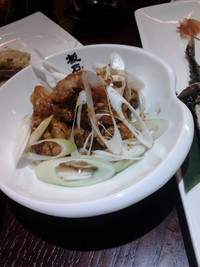 香葱油炸鸡，炸鸡配香葱，你可以试一试~