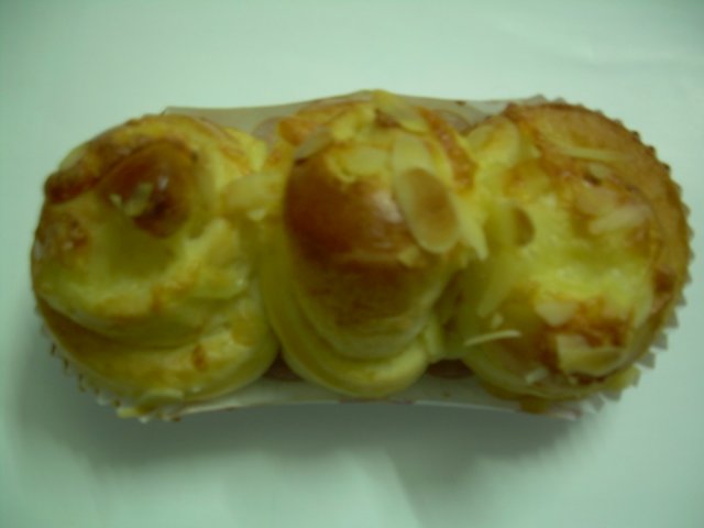 杏片牛油包