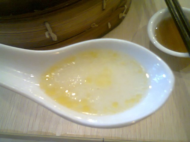 一个小笼里的汤水