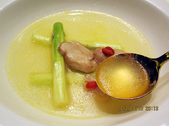 松茸鸡汁浸芦笋