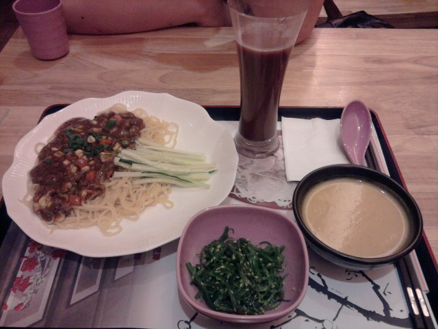 黑椒牛肉酱拉麺+南瓜鸡丁汤