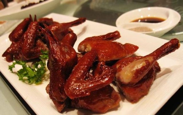 招牌乳鸽