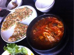 牛肉泡菜汤，海鲜饼
