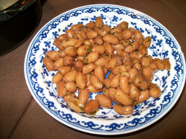 话梅花生