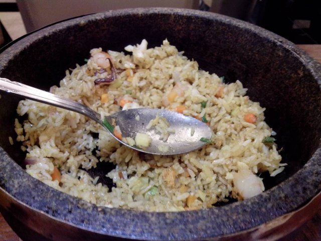 石锅炒饭