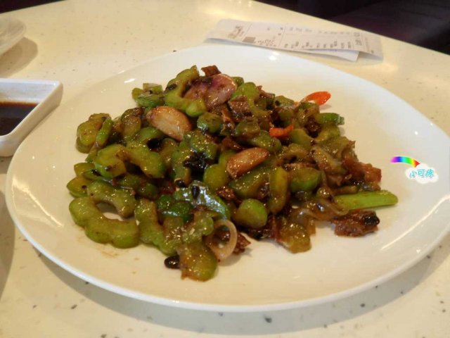 豆豉鲮鱼炒苦瓜