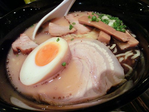三宝豚骨拉面