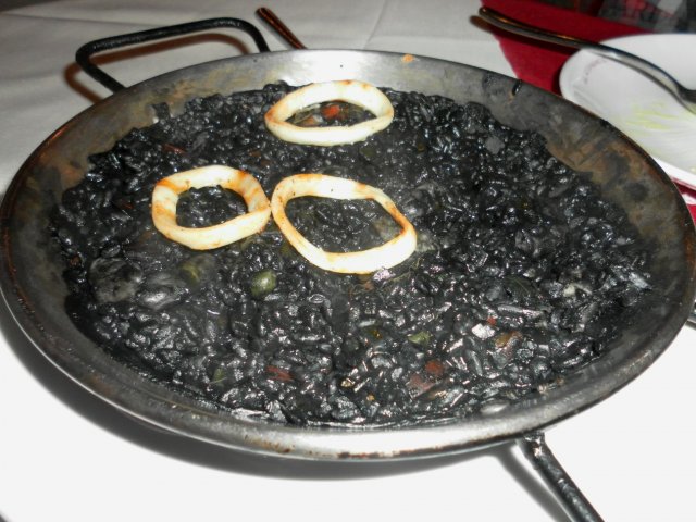 西班牙墨鱼汁虾仁饭