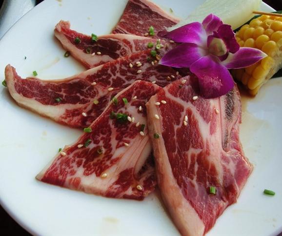 带骨牛排