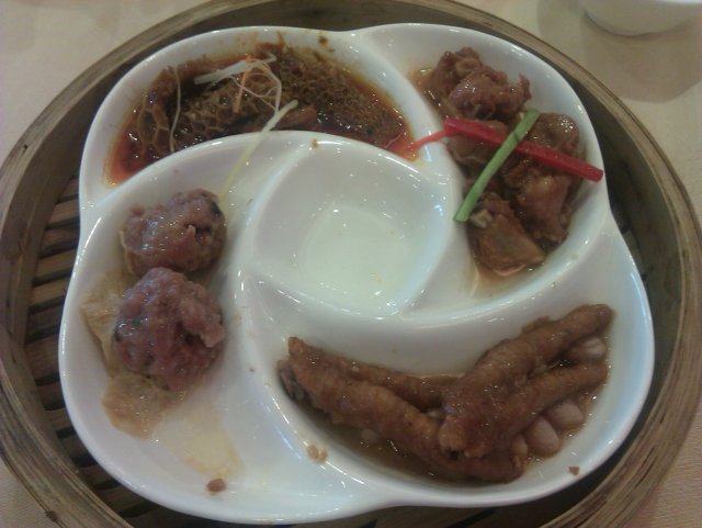 A:排骨 凤爪 牛肉球 金钱肚