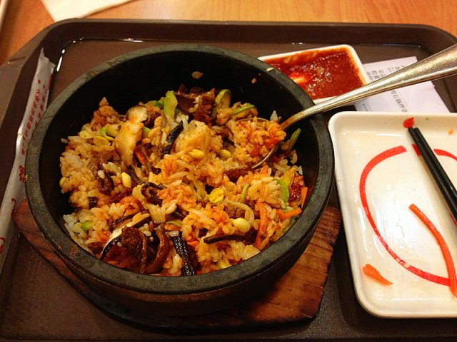 烤牛肉石锅拌饭