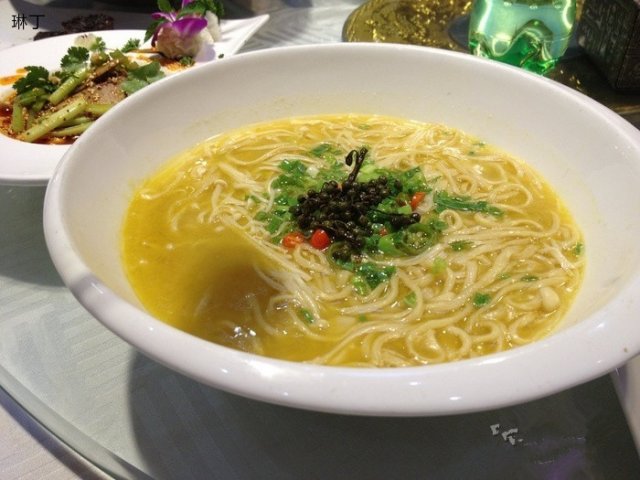 酸菜鱼汤面