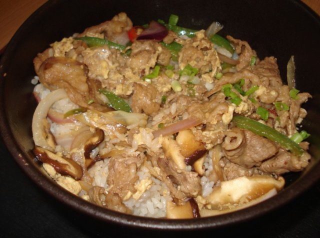 烧牛肉饭