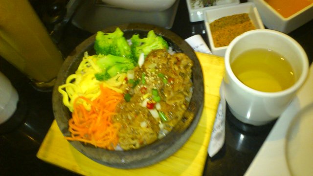 麻辣肥牛石锅拌饭