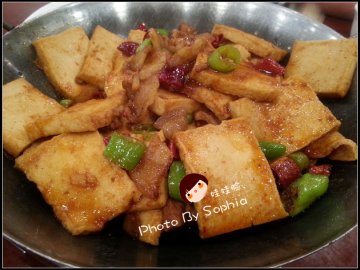 干过千叶豆腐，味道不错，豆腐很有弹性！