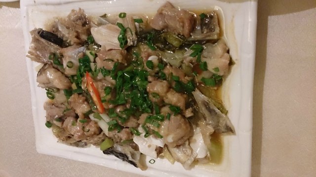 排骨酸菜蒸鱼头