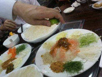 三文鱼捞起刺身