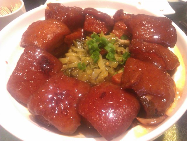 老坛酸菜红烧肉