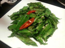 炒龙豆