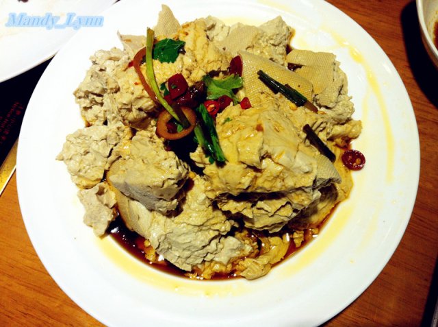 手掰黑豆腐