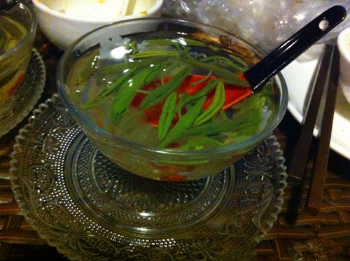 雪莲子莼菜杞子糖水