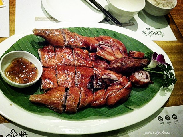 香酥琵琶鸭
