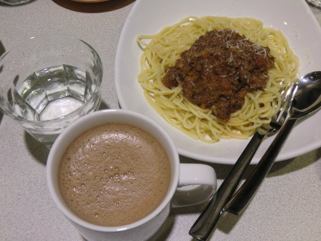 肉酱意粉&巧克力