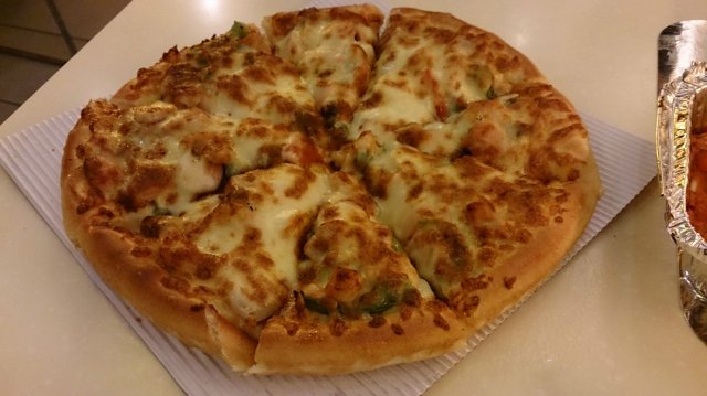 核桃仁烤鸡比萨