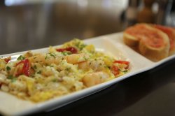 鸡蛋虾仁配橄榄油