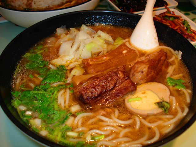 红焖筋配肉面