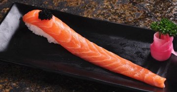 超长三文鱼寿司