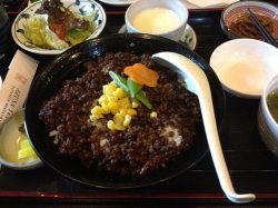 牛肉粒盖饭