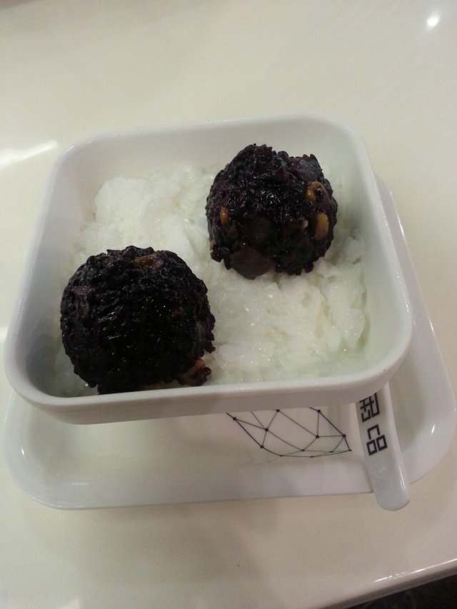白雪黑糯米