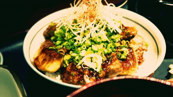 牛肉鹅肝盖饭
