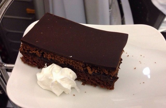 巧克力脆皮蛋糕