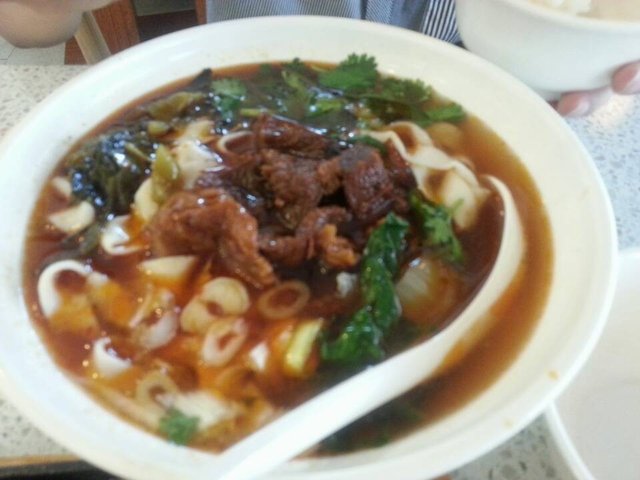故乡牛肉面