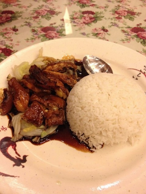 招牌五杯雞飯 - 華僑城的甄炳懷舊茶餐廳)