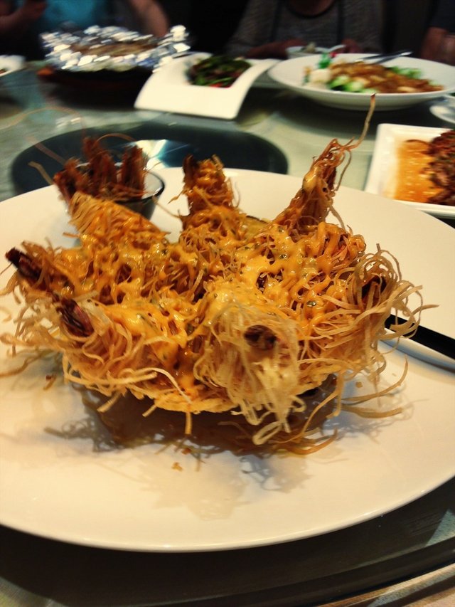 外层酥脆，包裹的大虾肉质也很Q弹，配上千岛酱风味独特，很喜欢