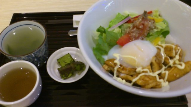 温泉蛋照烧鸡肉饭