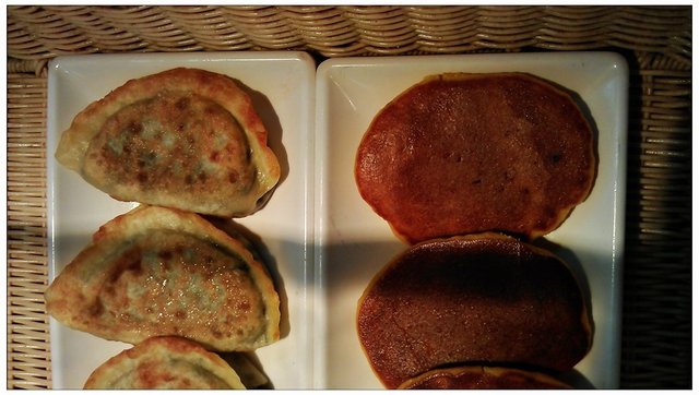 韭菜盒子、玉米饼