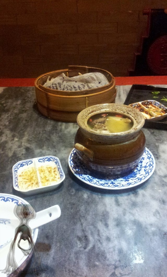 坛子鸡 、 烧卖