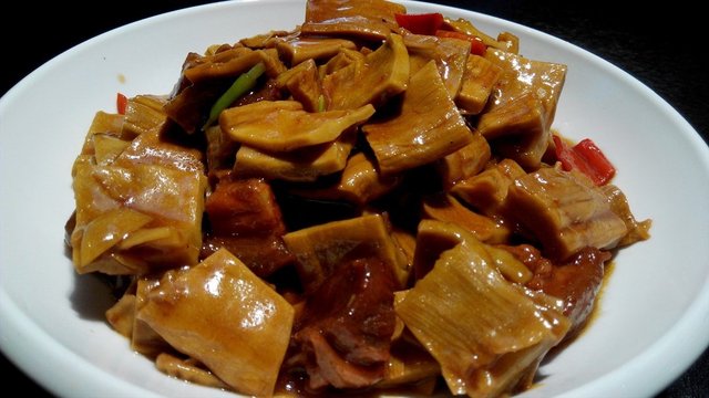 笋很厚，很爽脆