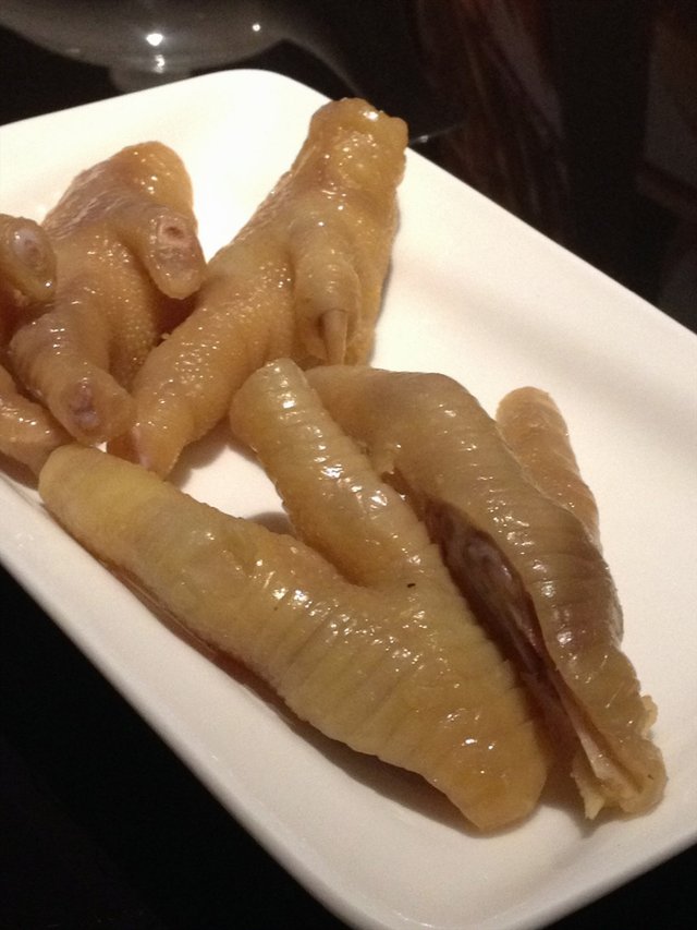 餐前小食,份量也很多,好吃。