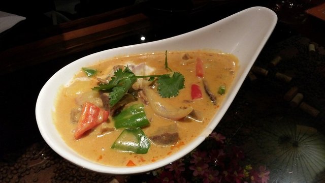黄咖喱牛腩