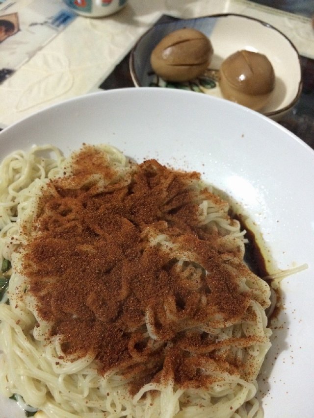 虾子面，卤蛋