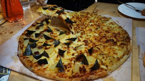 16寸榴莲鳗鱼双拼披萨 - 天河城的乐凯撒比萨)